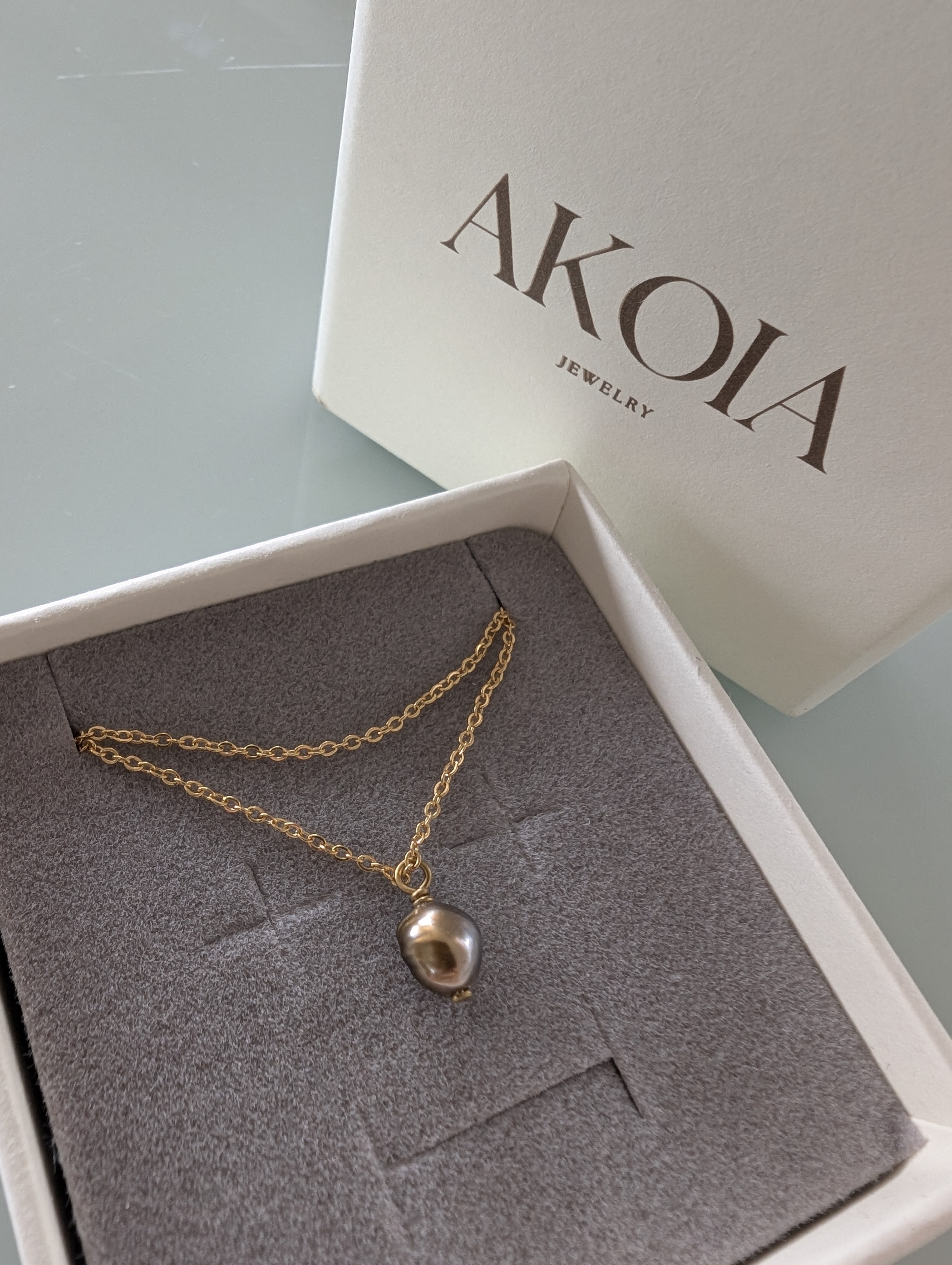 Akoia Jewelryの製品ボックス